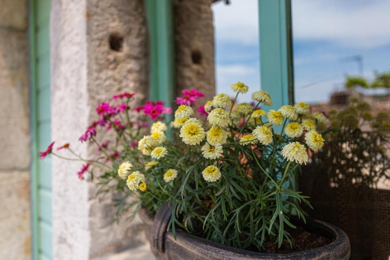 Parona Holiday Home Vrbnik Buitenkant foto